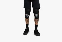 Ambush Knee 2022 6 Ambush Knee 2022 -Vaude Shop RFAAAMBUUSTK01 Ambush Knee Stealth XS 2 1280x1280