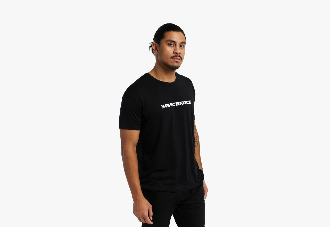 Classic Logo SS Tee-Black 2 Classic Logo SS Tee-Black – Bild 2